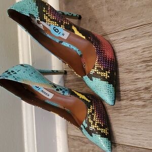 Stylish Multi-Colored Steve Madden Heels! Sz. 6!